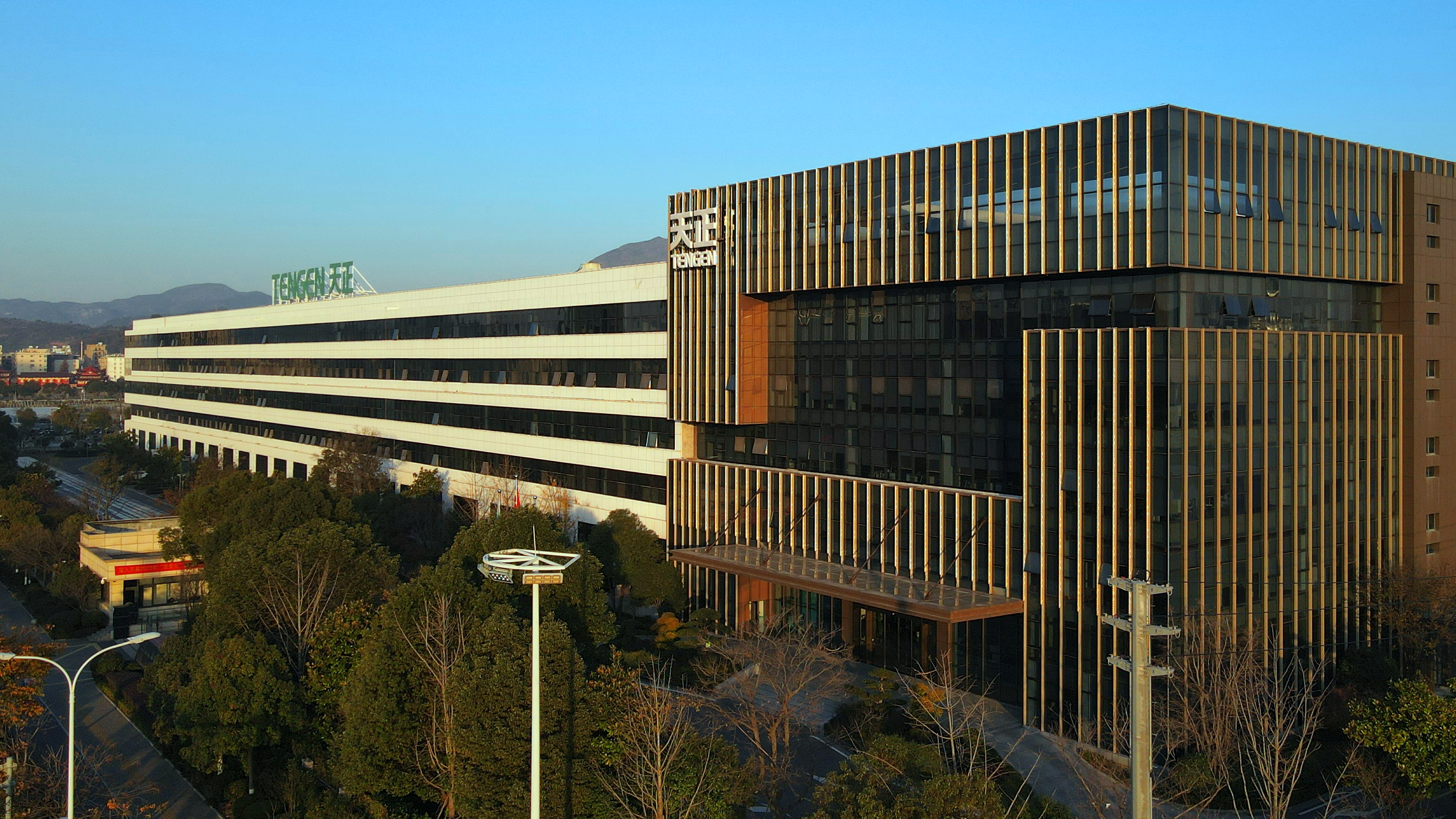 位列榜首！龙8官网登陆获评“最美工厂”荣誉